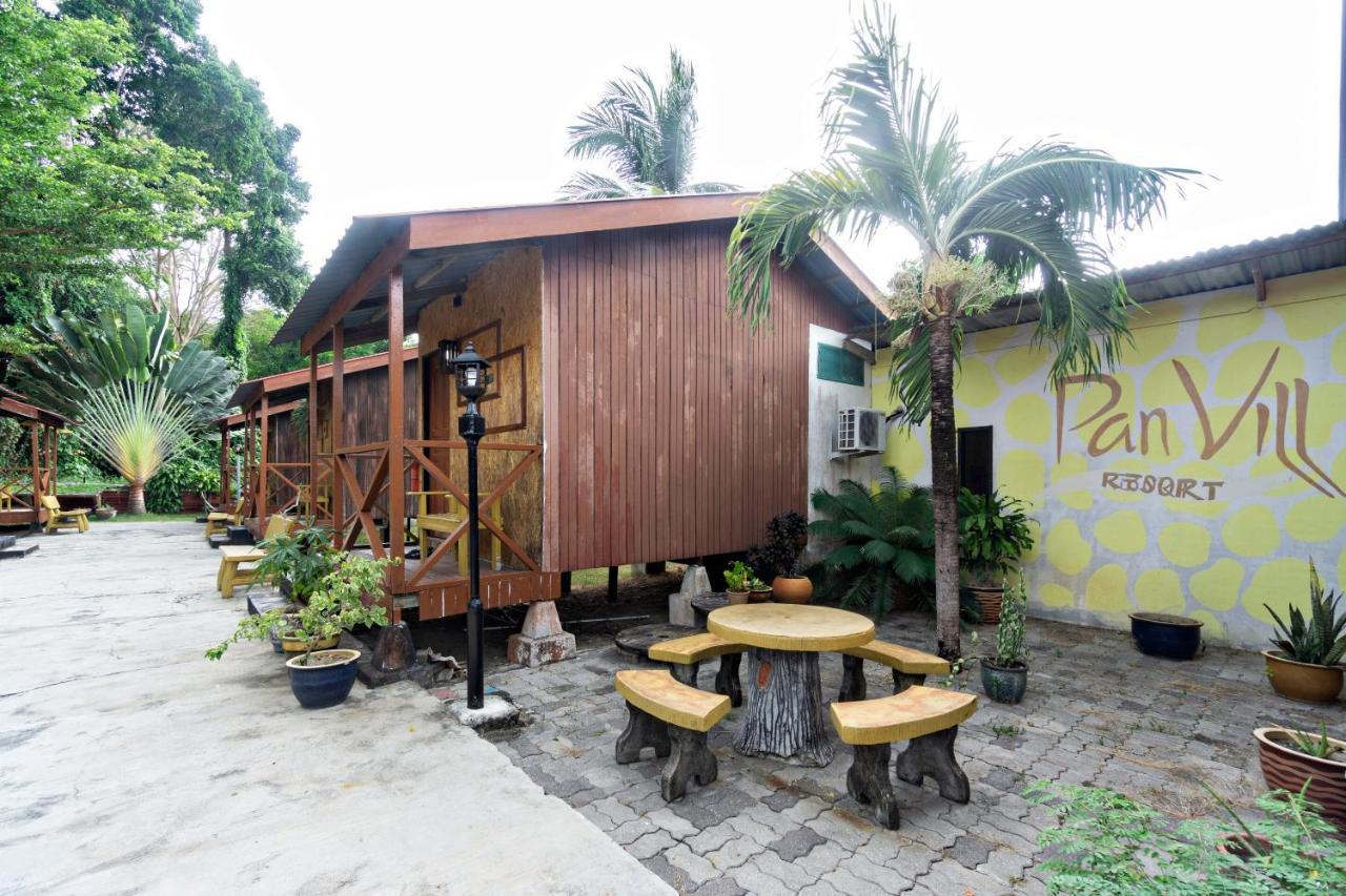 Oyo 89646 Panvill Resort Kampong Pasir Bogak Exterior photo